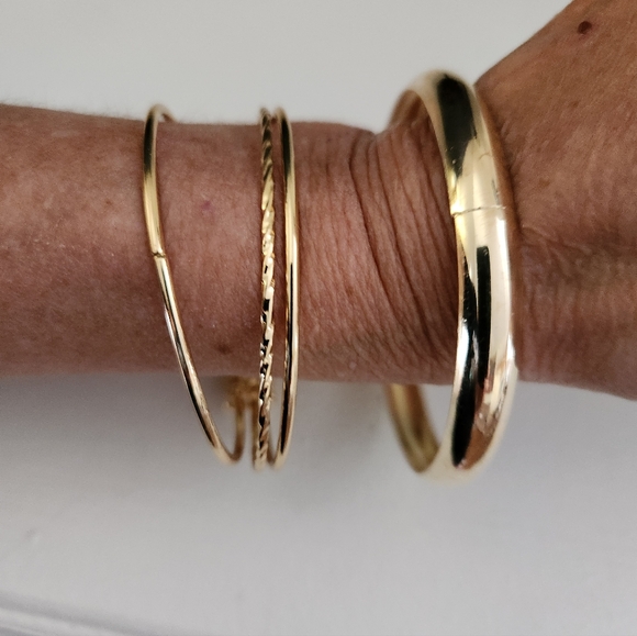 New Womens Gold Bangle Bracelets Set - Picture 2 of 3